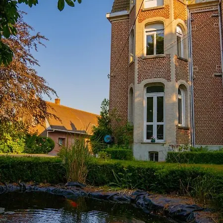 Au Chateau De St-pierre-brouck Отель типа 