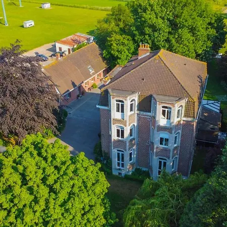 Bed & Breakfast Au Chateau De St-pierre-brouck Saint-Pierre-Brouck