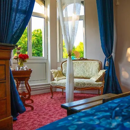 Bed & Breakfast Au Chateau De St-pierre-brouck *
