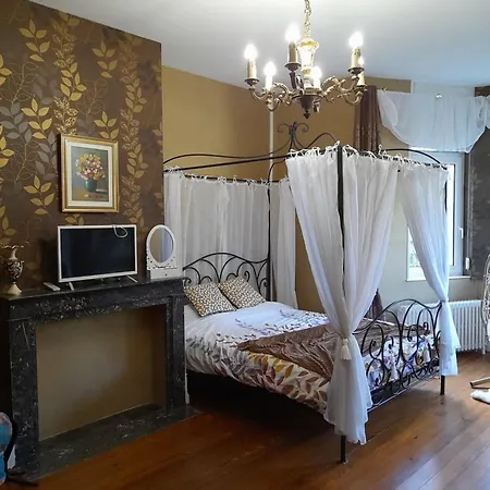 Au Chateau De St-pierre-brouck *