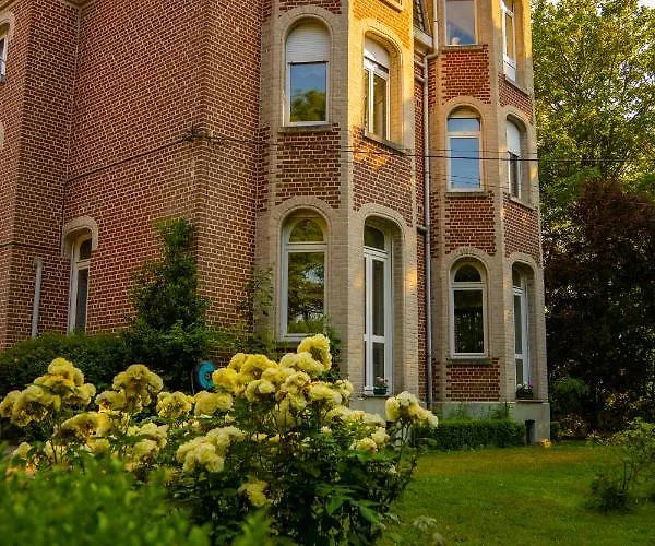 Au Chateau De St-pierre-brouck 3* Saint-Pierre-Brouck