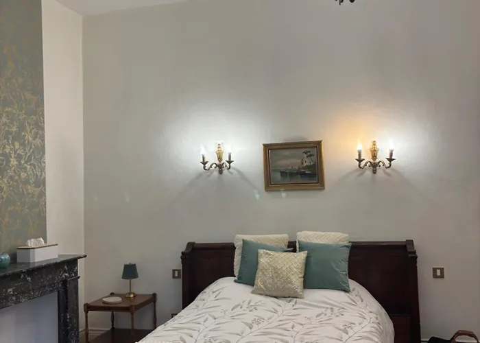 Au Chateau De St-pierre-brouck Bed & Breakfast 3*